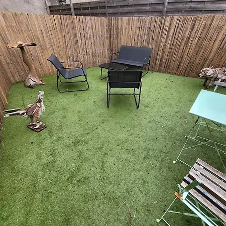 Apartment Avec Terrasse *